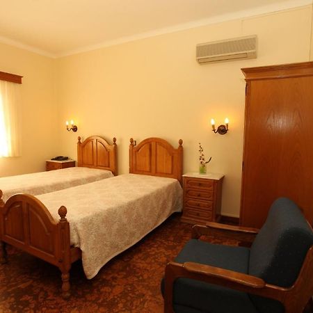 Residencial Sra. Da Lomba Hotel Pinhanços Екстериор снимка