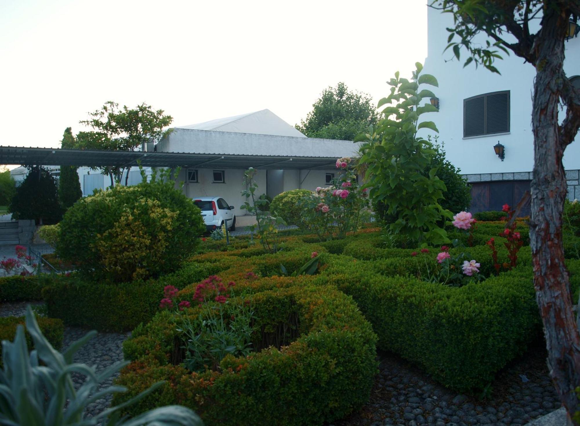 Residencial Sra. Da Lomba Hotel Pinhanços Екстериор снимка