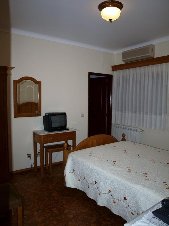 Residencial Sra. Da Lomba Hotel Pinhanços Екстериор снимка