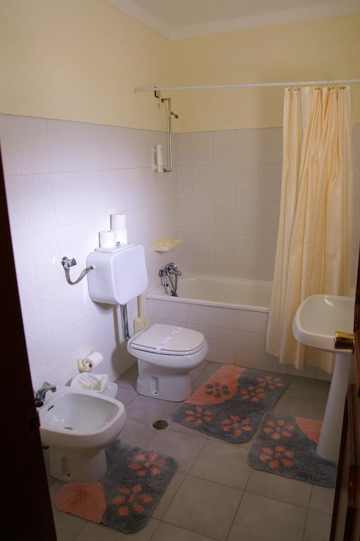 Residencial Sra. Da Lomba Hotel Pinhanços Екстериор снимка