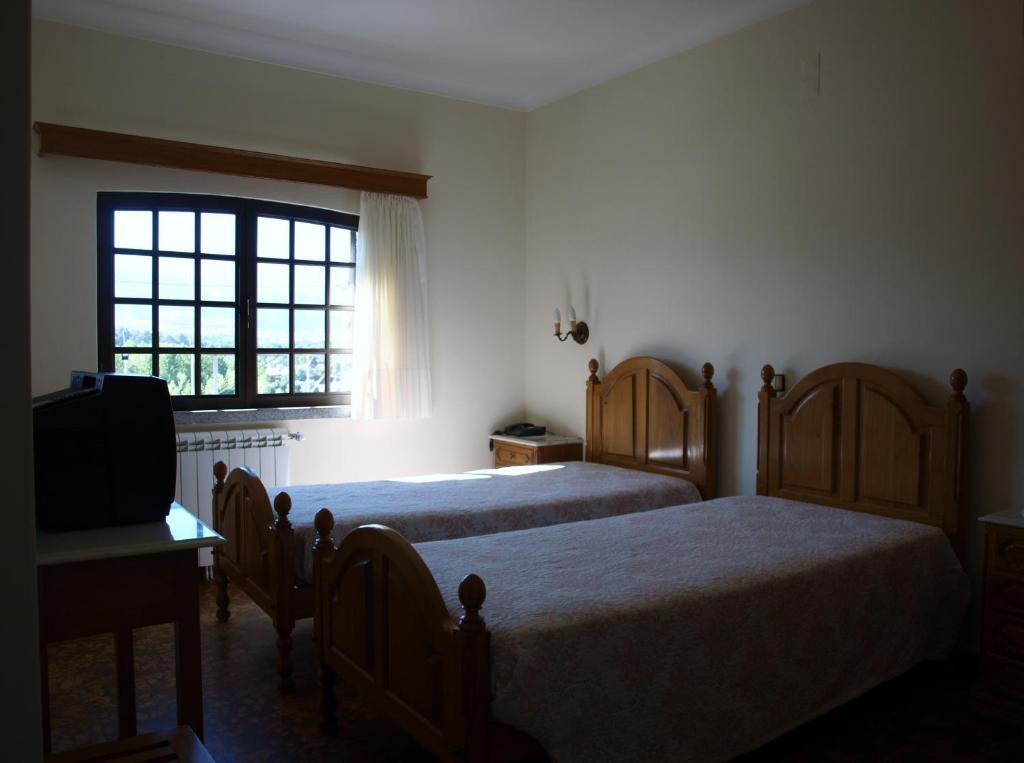 Residencial Sra. Da Lomba Hotel Pinhanços Екстериор снимка