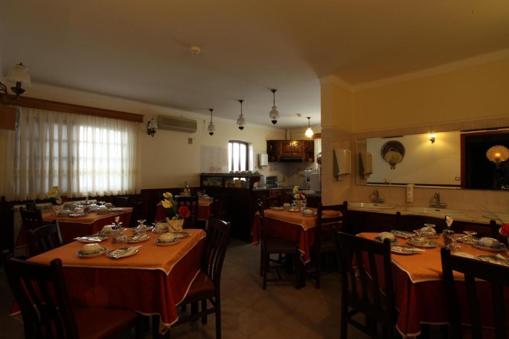 Residencial Sra. Da Lomba Hotel Pinhanços Екстериор снимка