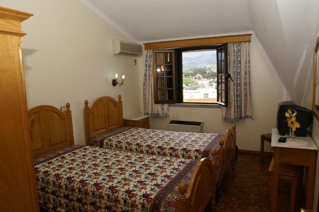 Residencial Sra. Da Lomba Hotel Pinhanços Екстериор снимка